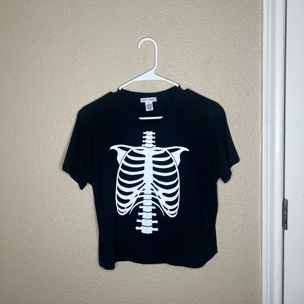 Crop skeleton black T-shirt size medium